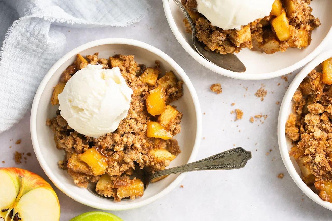 jamie-oliver-apple-crumble-recipe-cooking-fanatic